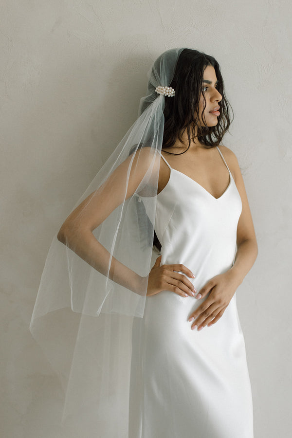 Minimal Juliet Cap Veil
