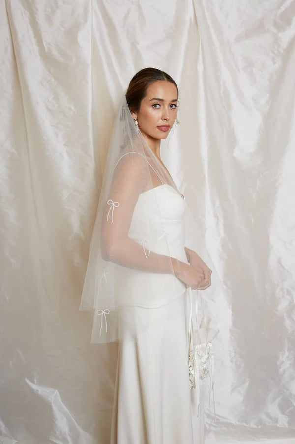 4.19b Paloma Veil